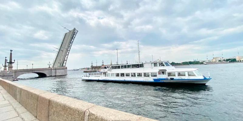 Теплоход «Чайка»