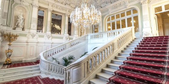 Отель «Four Seasons Lion Palace»