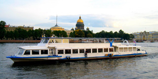 Теплоход «Москва» (Наб.Макарова)