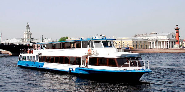 Теплоход «Людмила»