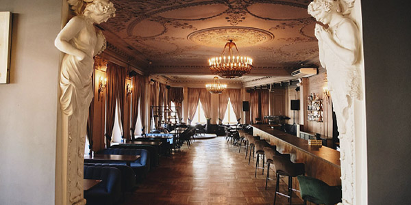 Commode Club