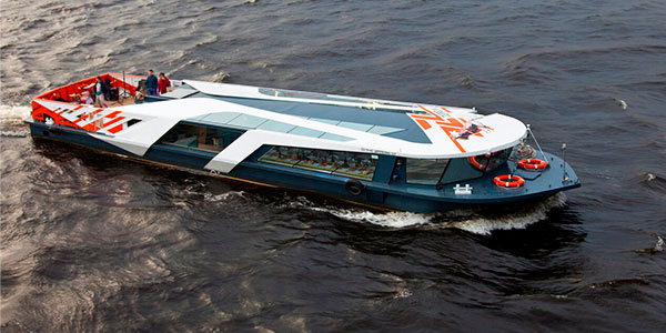 Театральный теплоход Zeppelin 